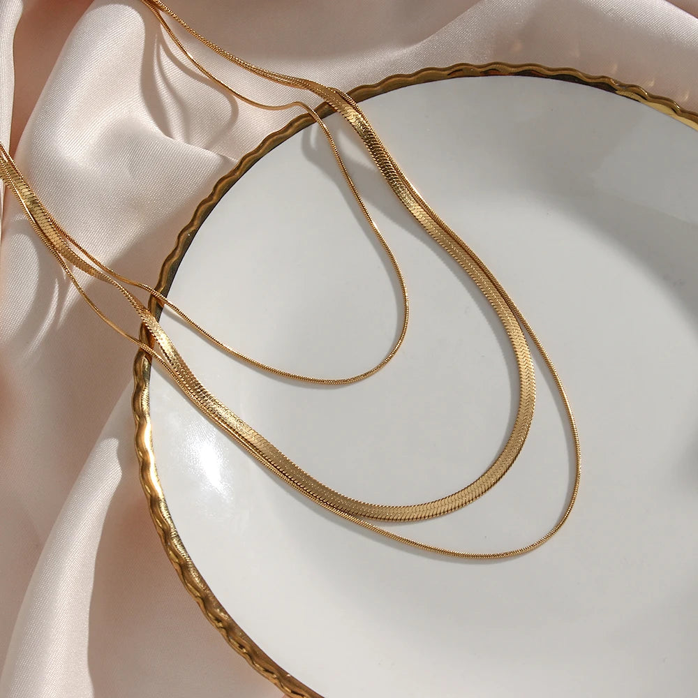 Elegant Gold Herringbone Necklace