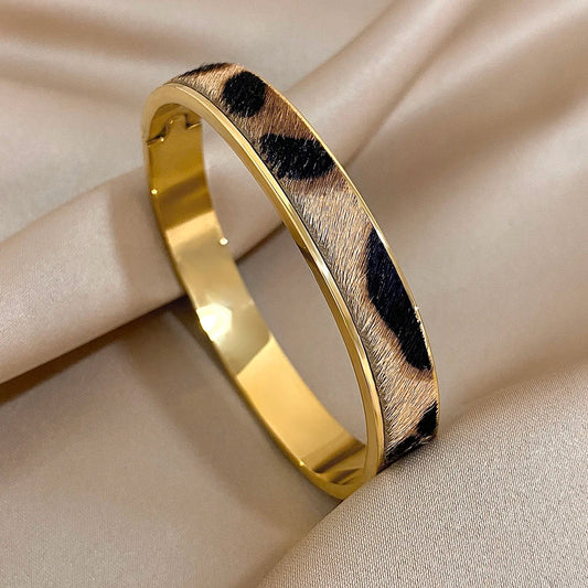 "Glamour" Gold Bangle